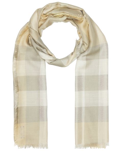 burberry mega scarf size